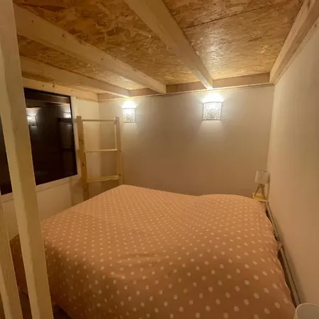 Cocoon Apartment *